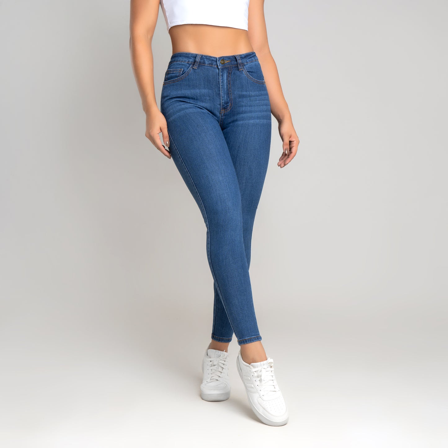 JEANS SKINNY TIRO ALTO REF 3080