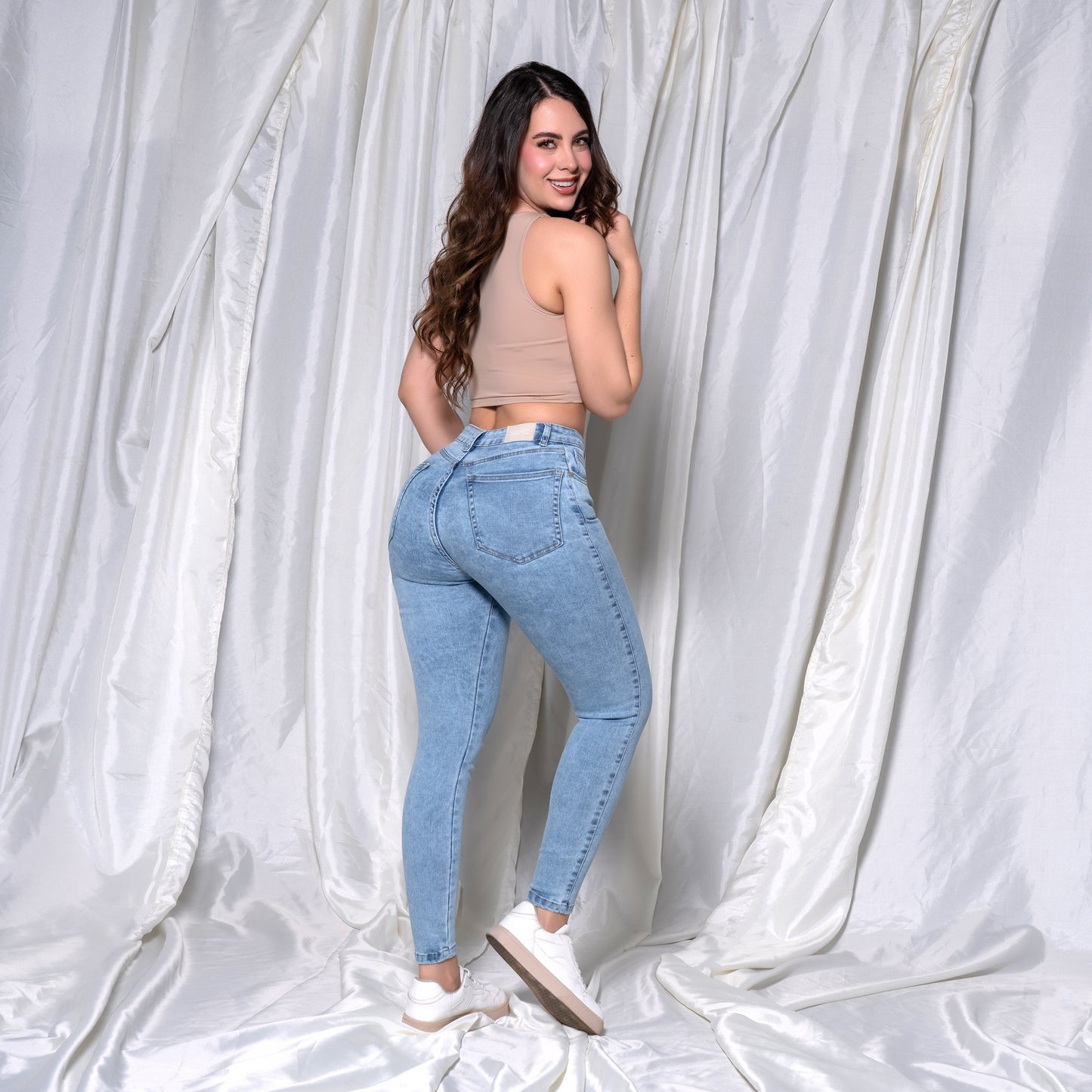 JEANS SKINNY TIRO ALTO REF 3093