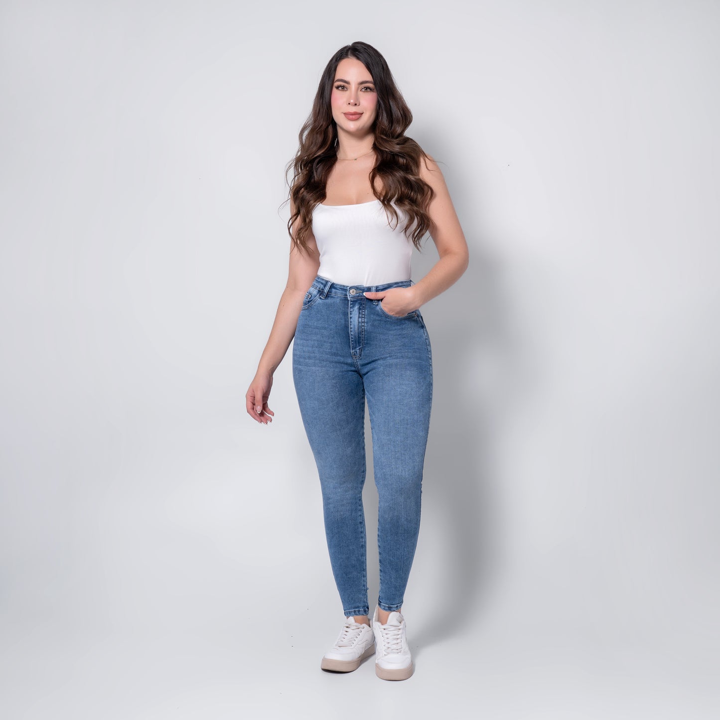 JEANS SKINNY TIRO ALTO REF 3095