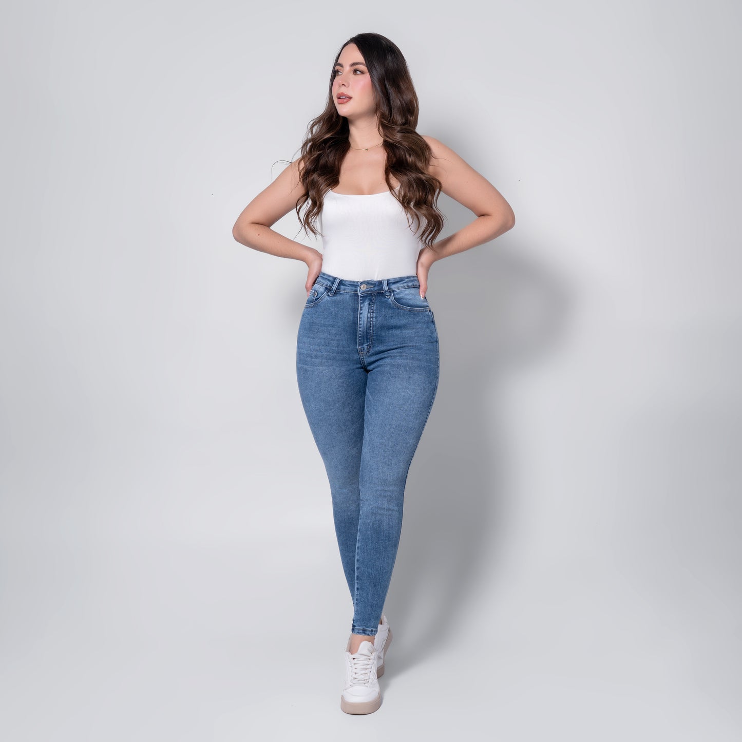 JEANS SKINNY TIRO ALTO REF 3095