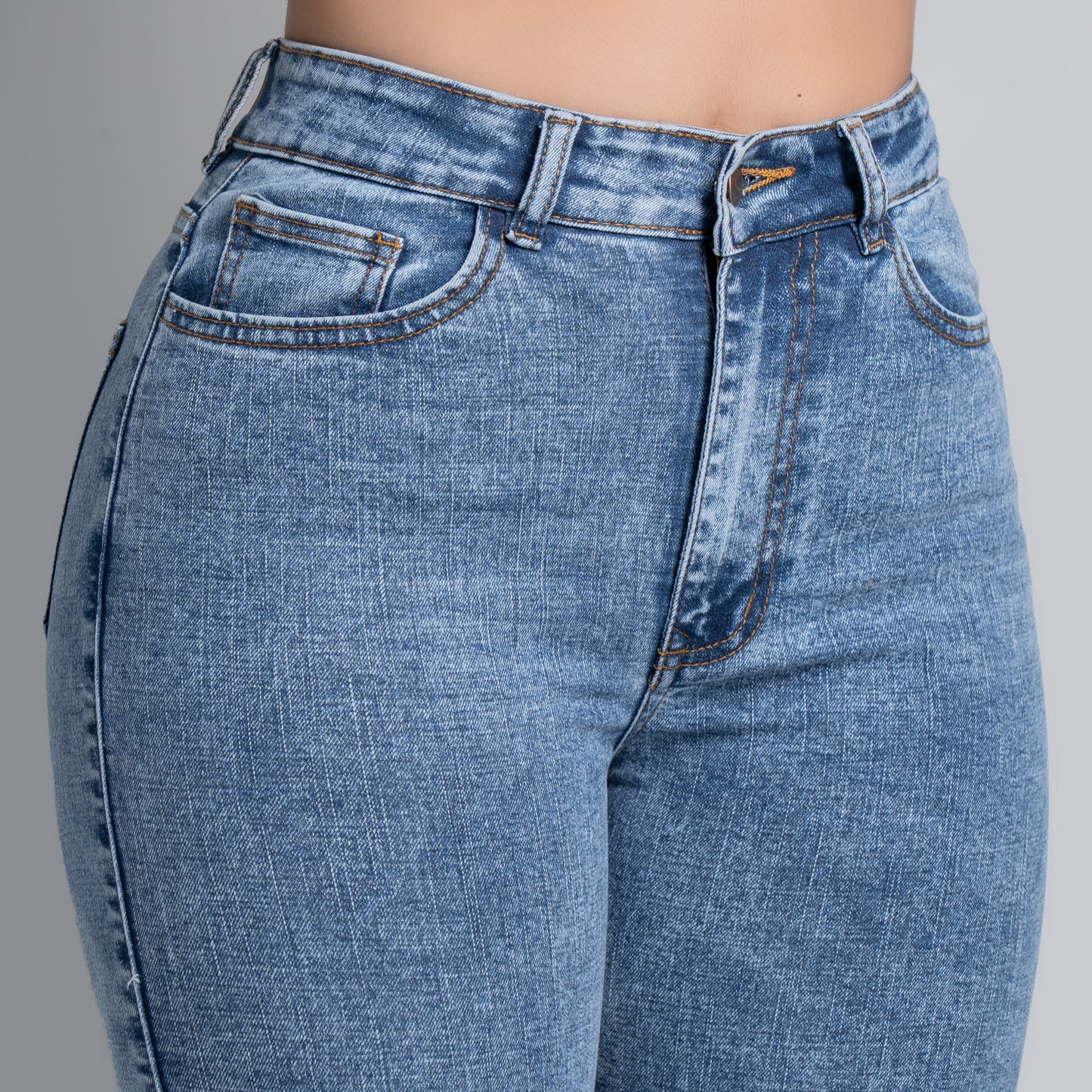 JEANS SKINNY TIRO ALTO REF 3103