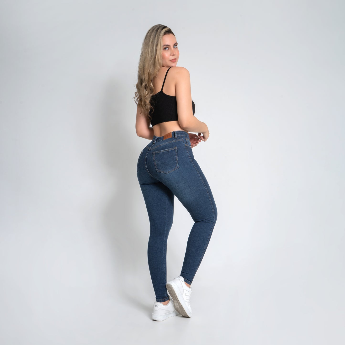 JEANS SKINNY TIRO ALTO REF 33053