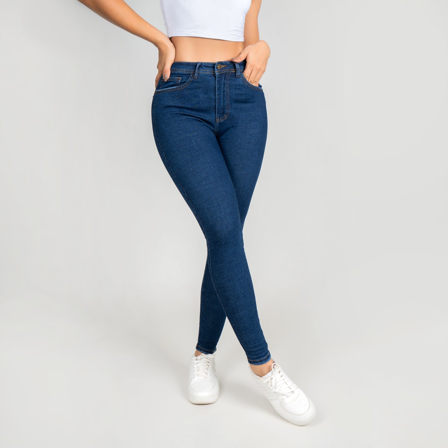 JEANS SKINNY TIRO ALTO REF 33058