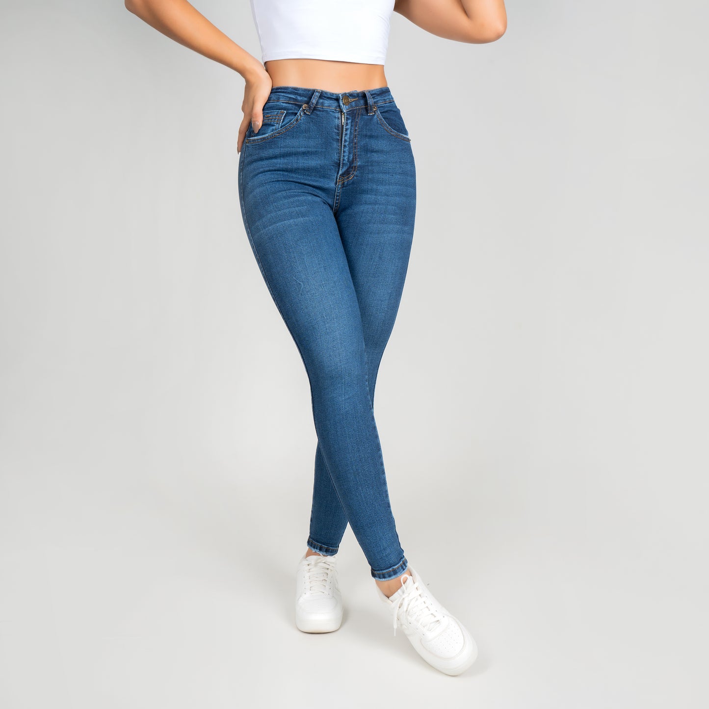 JEANS SKINNY TIRO ALTO REF 3060