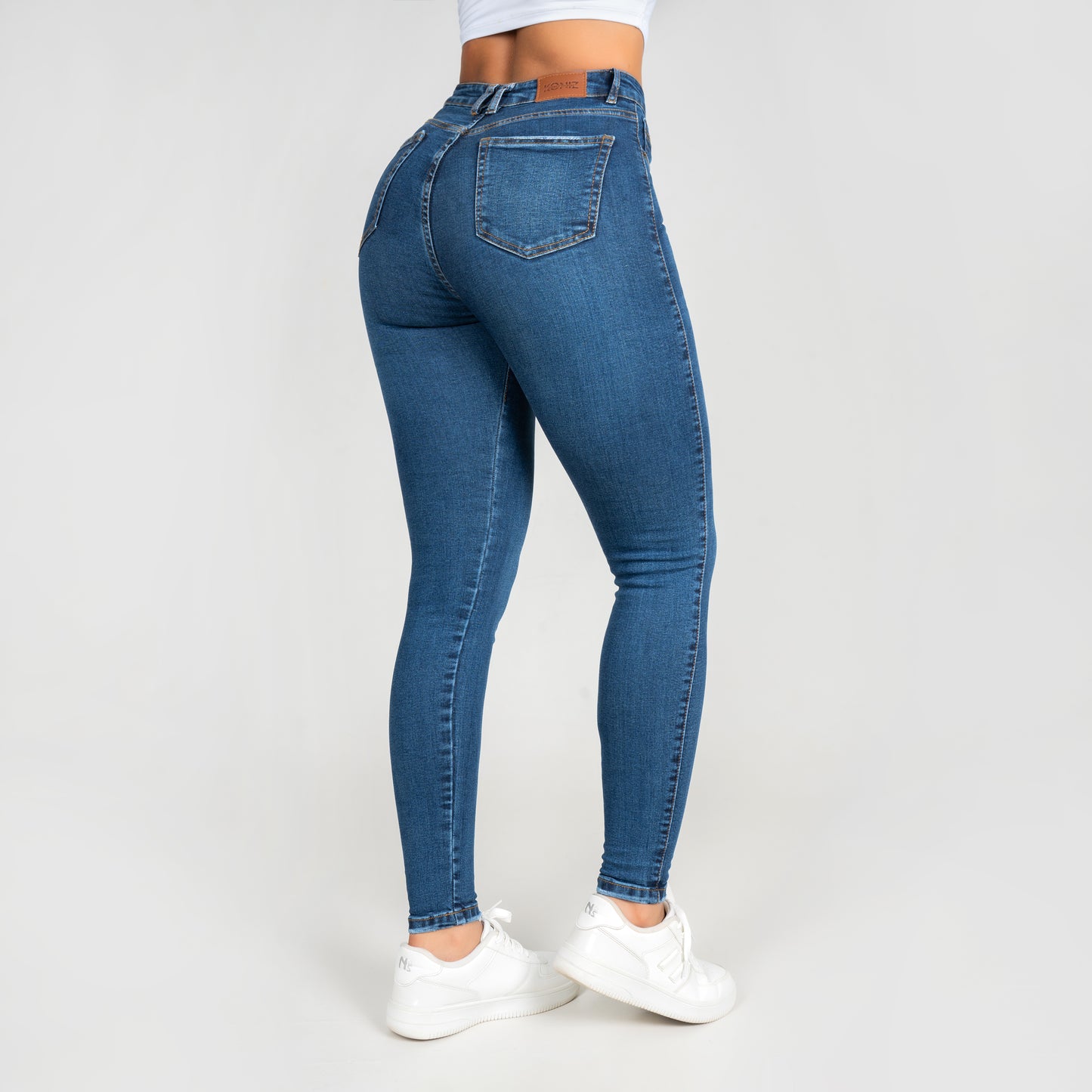 JEANS SKINNY TIRO ALTO REF 3060