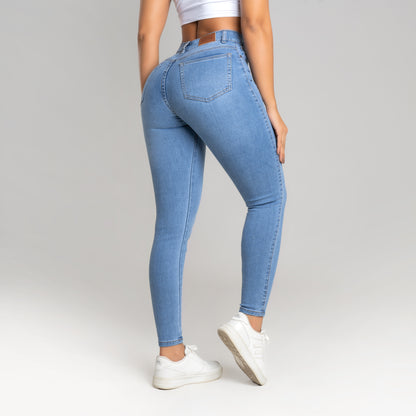 JEANS SKINNY TIRO ALTO REF 3078