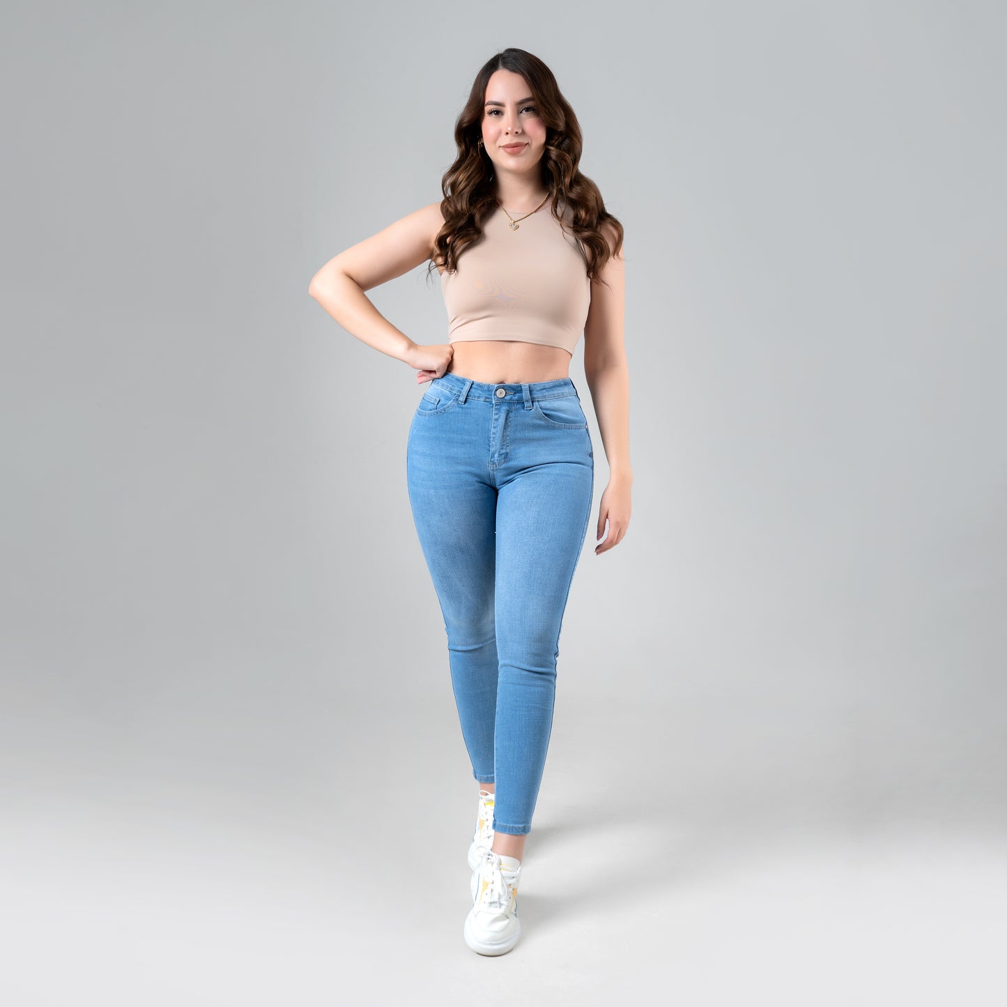 JEANS SKINNY TIRO ALTO REF 3081