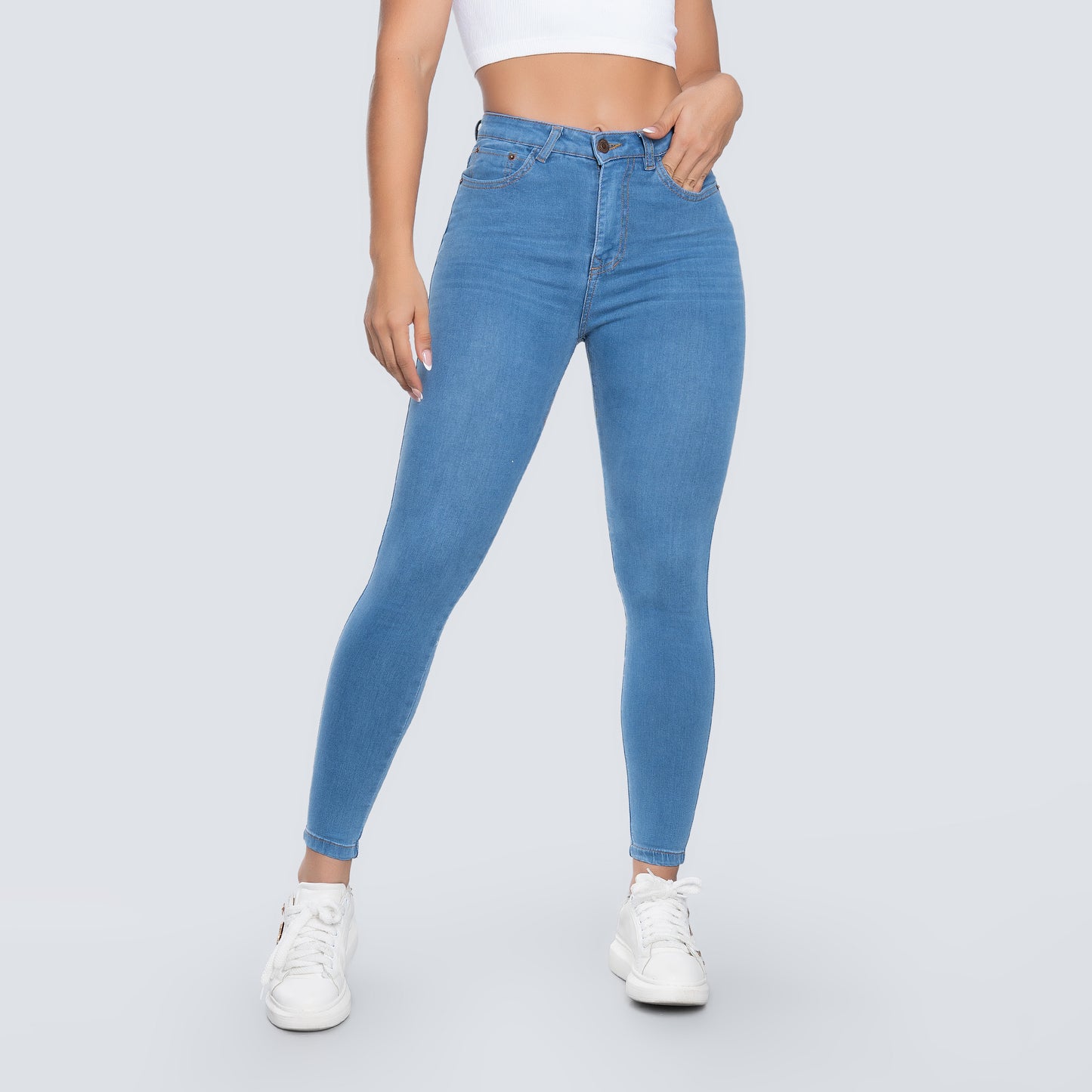 JEANS SKINNY TIRO ALTO REF 3072